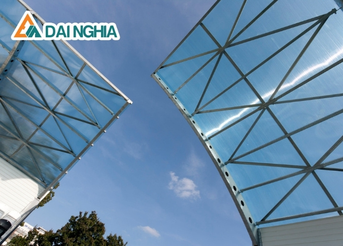 Khả năng truyền sáng/ nhiệt của tấm Poly rỗng 4mm