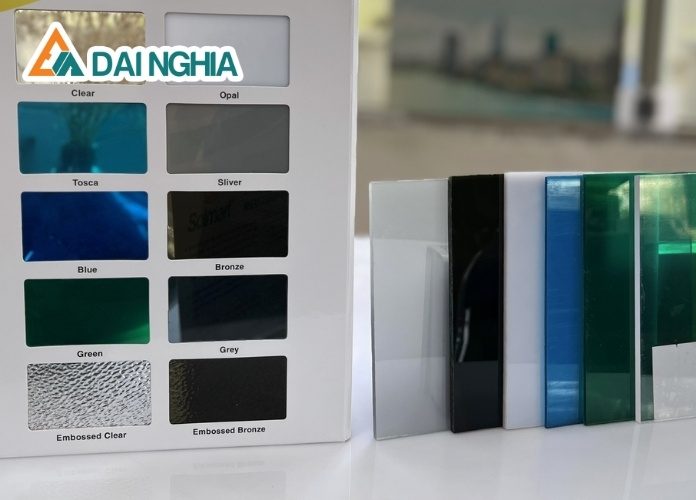 Tấm Polycarbonate đặc 4.9mm là gì? Dùng để làm gì?