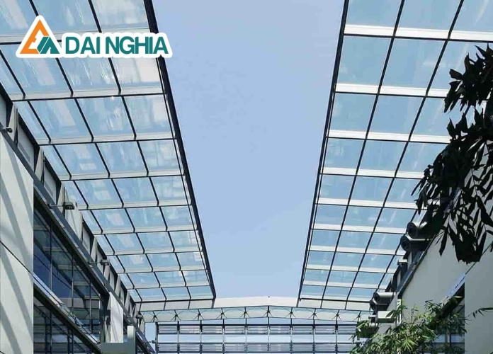 Lưu ý khi thi công tấm Poly đặc 8mm hiệu quả