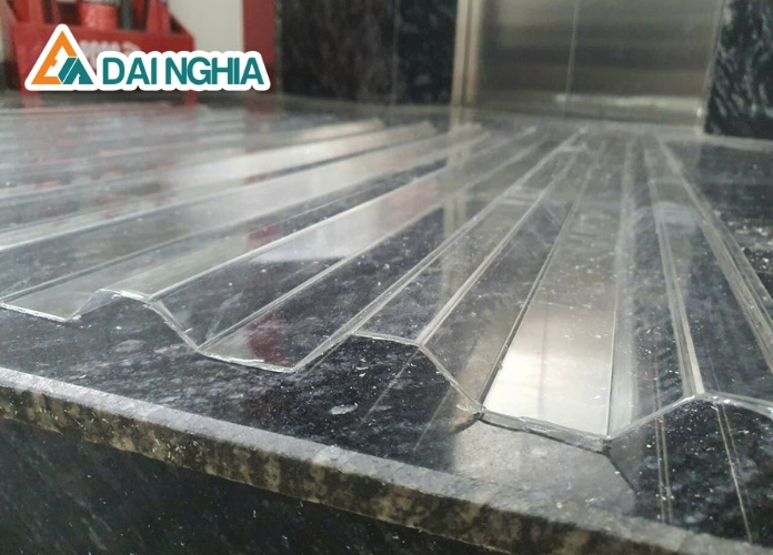 Ứng dụng phổ biến của tấm Poly 5 sóng vuông dày 0.8mm