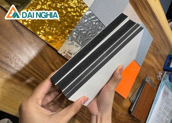 Tấm ốp than tre vân gỗ nên ốp ở đâu?