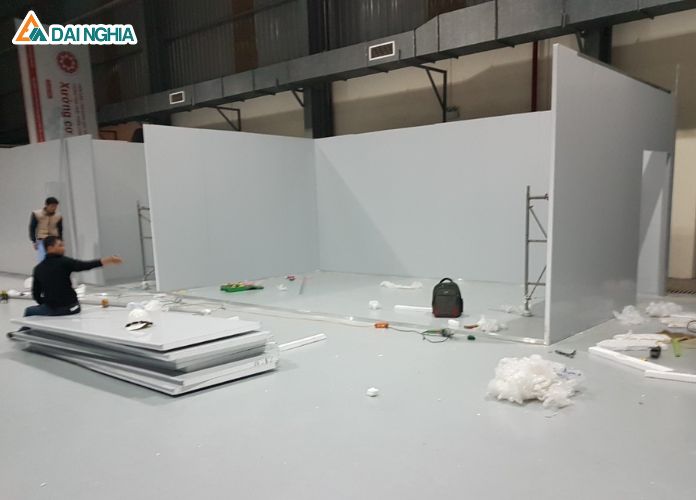 Hướng Dẫn Thi Công, Lắp Đặt Vách Ngăn Panel Cách Nhiệt Đúng Kỹ Thuật 7 Bằng cách thực hiện bảo trì và vệ sinh định kỳ