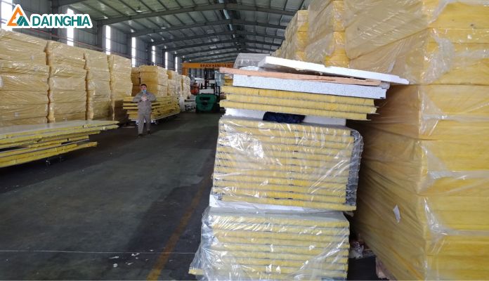 Vách Ngăn Panel Cách Nhiệt Giá Rẻ Tại Quận 12 TP. HCM 8 Panel cách nhiệt bông thủy tinh