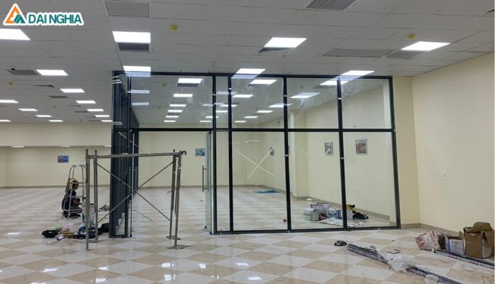 Báo Giá Thi Công Vách Ngăn Nhôm Kính Mẫu Đẹp Năm 2023 9 Dịch vụ thi công vách ngăn Nhôm kính giá rẻ – uy tín – chất lượng tại TP. HCM