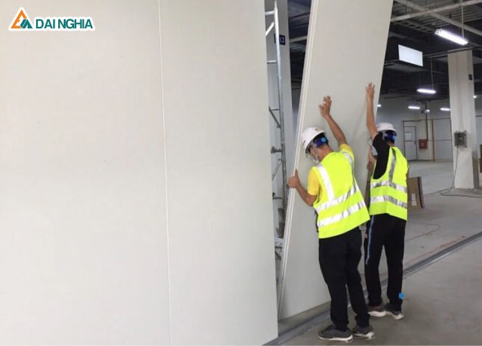 Các Loại Vách Ngăn Tường Phổ Biến Cho Phòng Ăn, Nhà Hàng 12 Thi công vách ngăn Panel cách nhiệt