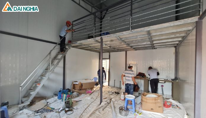 Hướng Dẫn Thi Công, Lắp Đặt Vách Ngăn Panel Cách Nhiệt Đúng Kỹ Thuật 8 Thi công vách ngăn Panel - xưởng Đại Nghĩa