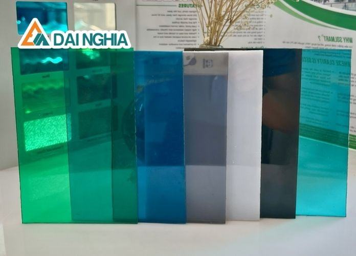 Báo giá tấm poly đặc 2mm mới nhất 2025