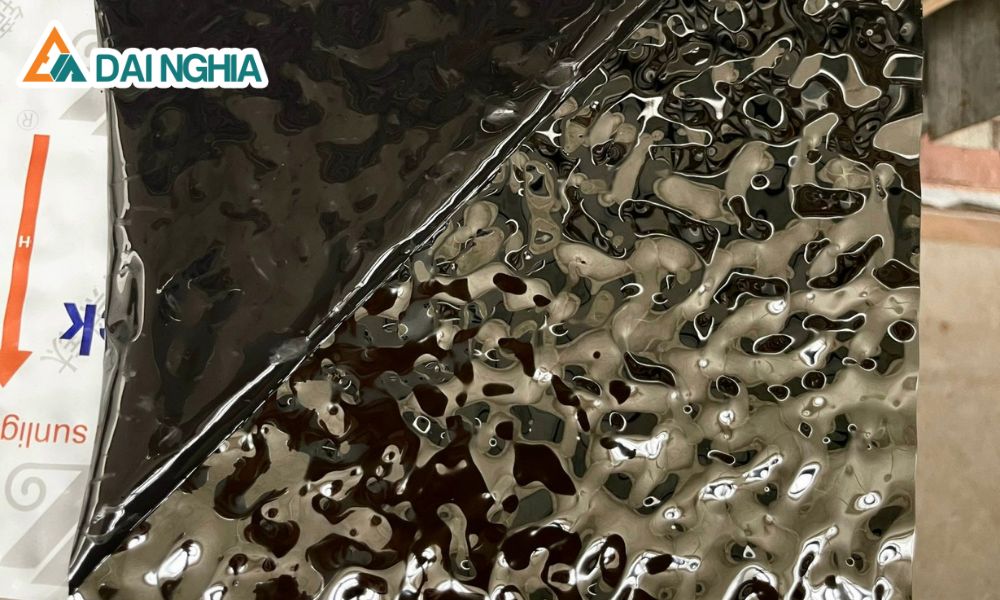 Báo Giá Thi Công Tấm Ốp Trần Inox 3D Sóng Nước Đa Màu 3 bao gia thi cong tam op tran inox 3d song nuoc 2