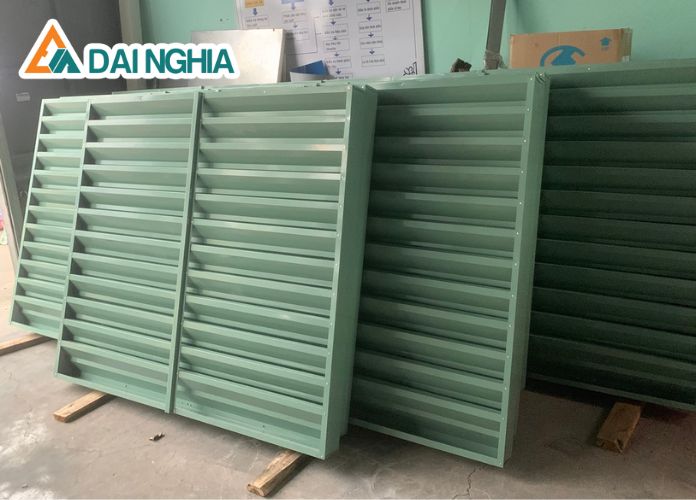 Những Lưu Ý Khi Mua Lam Gió Nhà Xưởng: Chất Liệu, Kích Thước Và Nhà Cung Cấp Uy Tín 2 Lam gió nhà xưởng là gì?