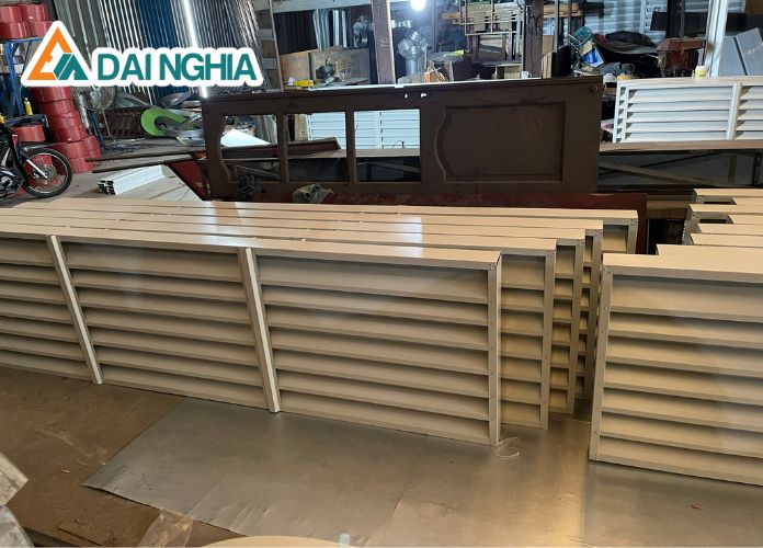 Báo Giá Lam Gió Nhà Xưởng: Các Yếu Tố Ảnh Hưởng Đến Giá 12 cac loai lam gio nha xuong va cach lua chon 17