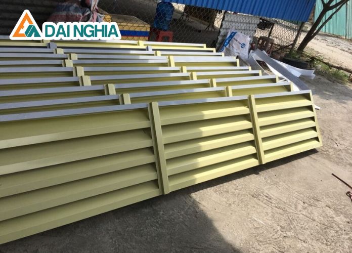 Báo Giá Lam Gió Nhà Xưởng: Các Yếu Tố Ảnh Hưởng Đến Giá 7 cac loai lam gio nha xuong va cach lua chon 3