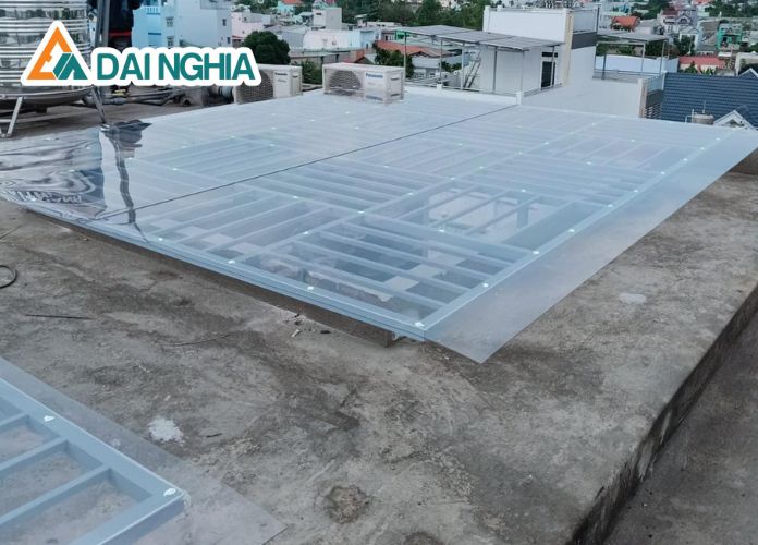 Bảng Giá Tấm Polycarbonate Chính Hãng Mới Nhất Hôm Nay 11 cach bao quan va ve sinh tam lop polycarbonate 6