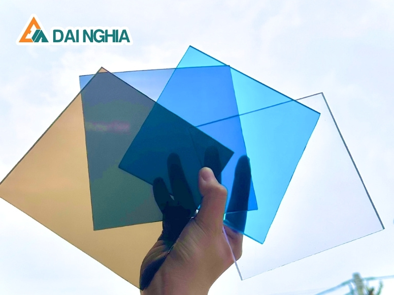 Giá Tấm Poly Đặc 2.2mm & Các Màu Có Sẵn