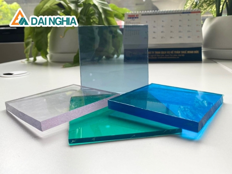 Giá Tấm Poly Đặc 4.5mm & Các Màu Có Sẵn