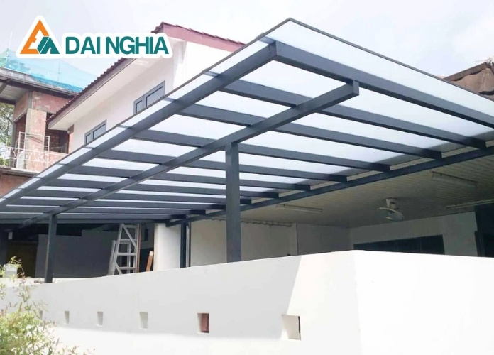 Ưu Nhược Điểm Mái Hiên Ban Công Ngoài Trời Poly 1 Nhu cầu sử dụng mái hiên ban công ngoài trời Poly