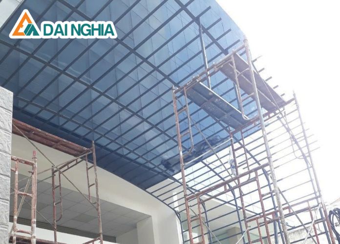 Mua Tấm Poly Đặc 5mm Ở Đâu Uy Tín? Báo Giá Mới Nhất 2025 4 poly la gi th vat lieu poly trong xay dung 28