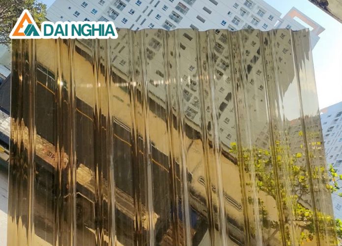 Tấm Polycarbonate Có Những Loại Nào? Nên Chọn Loại Nào? 4 poly la gi th vat lieu poly trong xay dung 31