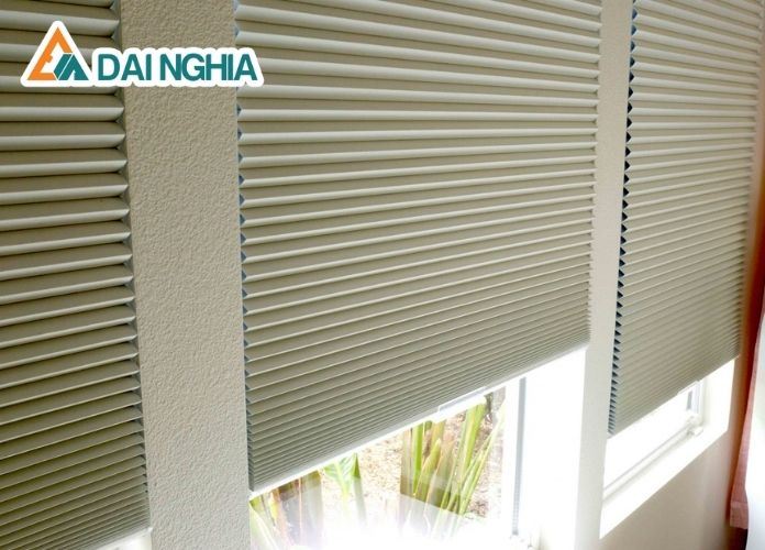 Ứng Dụng Rèm Tổ Ong Trong Văn Phòng Và Không Gian Thương Mại 5 so sanh rem to ong khong day voi loai rem khac 2