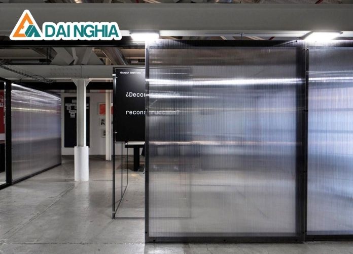 Bảng Giá Tấm Polycarbonate Chính Hãng Mới Nhất Hôm Nay 13 tam lay sang poly rong loi ich va ung dung 12
