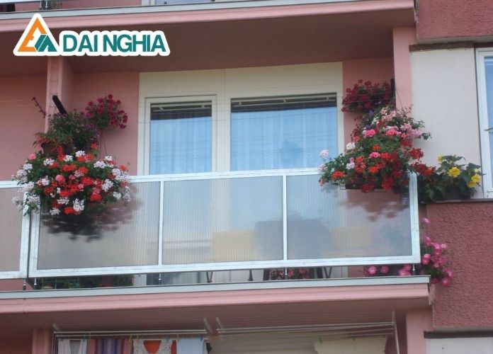 Tấm Polycarbonate Có Bền Không? 5 Ưu Điểm Nổi Bật 6 tam lay sang poly rong loi ich va ung dung 13