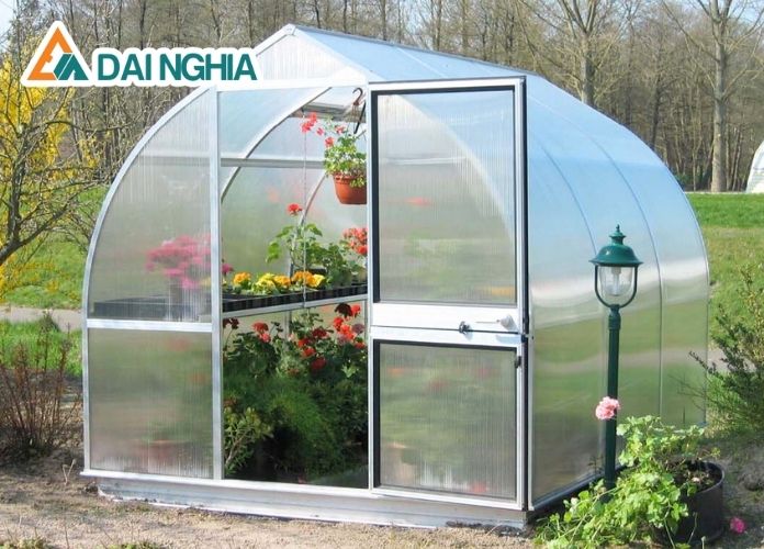 Tấm Nhựa Poly Trong Suốt Làm Mái Che Lấy Sáng 2025 16 Nhà kính hay còn gọi là nhà lồng