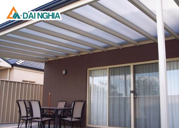 Tấm Lấy Sáng Poly Rỗng: Lợi Ích Và Ứng Dụng Thông Dụng 7 tam lay sang poly rong loi ich va ung dung 7