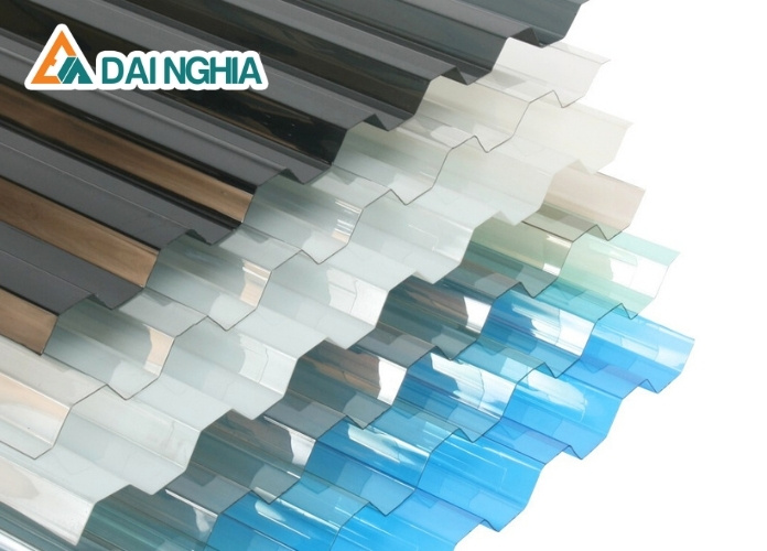 Tấm Lợp Lấy Sáng Loại Nào Tốt? Gợi Ý Vật Liệu Lấy Sáng Bền Đẹp 5 Tôn Sóng Poly (Tôn Lấy Sáng Polycarbonate)