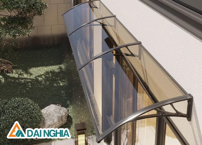 Tấm Nhựa Poly Trong Suốt Làm Mái Che Lấy Sáng 2025 13 làm mái che Poly