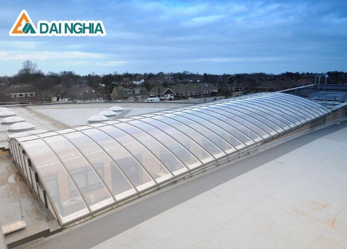 Tấm Lợp Poly Là Gì? Ứng Dụng Và Ưu Điểm Trong Xây Dựng 8 tam lop poly la gi ung dung va uu diem 17