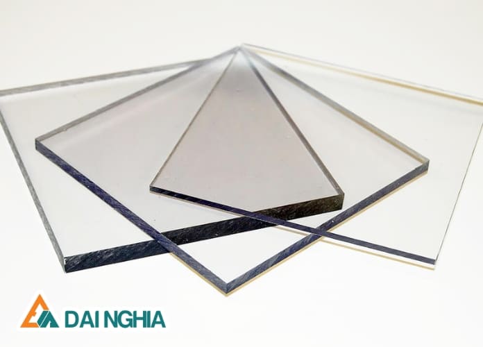 Tấm Nhựa Poly Trong Suốt Làm Mái Che Lấy Sáng 2025 1 tấm nhựa poly trong suốt