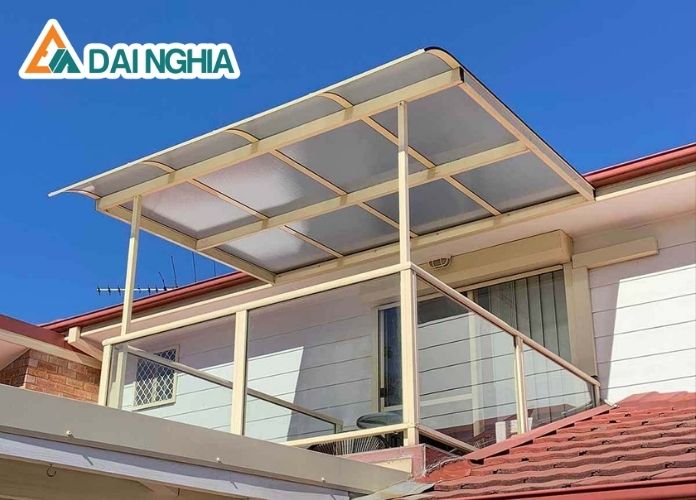 Báo Giá Tấm Poly Lấy Sáng: Các Yếu Tố Ảnh Hưởng Đến Giá Thành 13 tam polycarbonate dac ruot va ung dung da dang 17