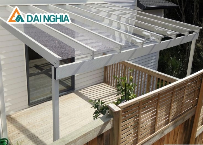 Tìm Hiểu Khả Năng Chống Va Đập Của Tấm Polycarbonate 1 Tấm Polycarbonate là gì?