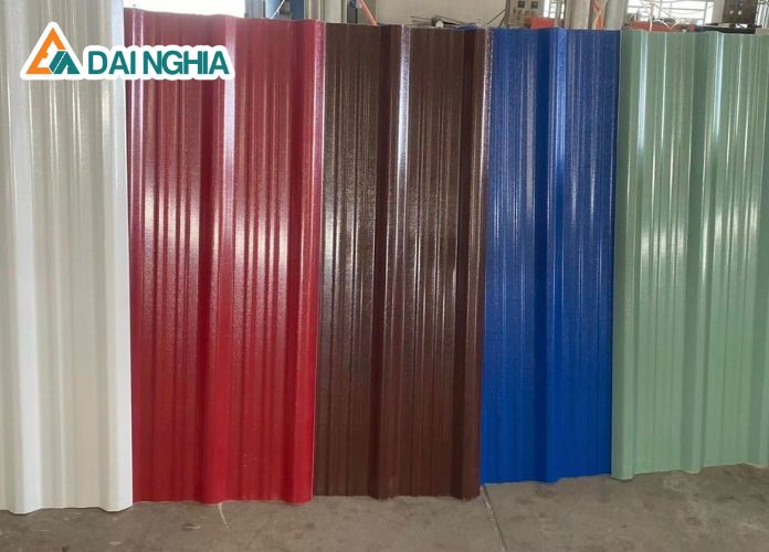 Báo Giá Tôn Nhựa PVC Mới Nhất Và Yếu Tố Ảnh Hưởng Đến Giá Thành 3 ton nhua pvc la gi uu nhuoc diem voi ton tt 5