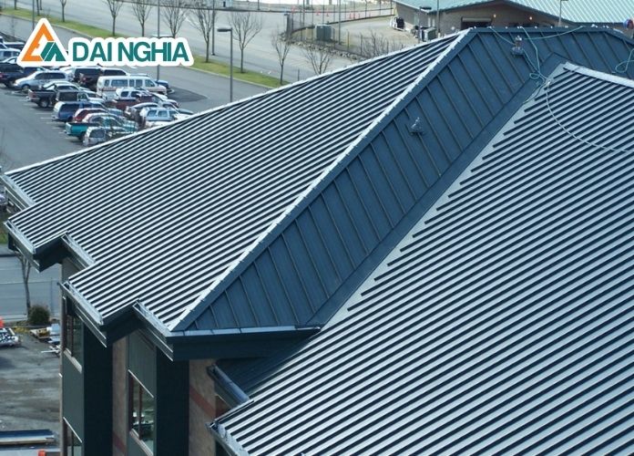Tôn Nhựa PVC Là Gì? Ưu Và Nhược Điểm So Với Tôn Truyền Thống 4 ton nhua pvc la gi uu nhuoc diem voi ton tt 6