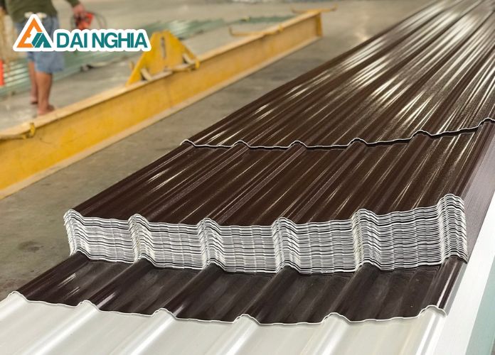 Tôn Nhựa PVC Là Gì? Ưu Và Nhược Điểm So Với Tôn Truyền Thống 8 ton nhua pvc la gi uu nhuoc diem voi ton tt