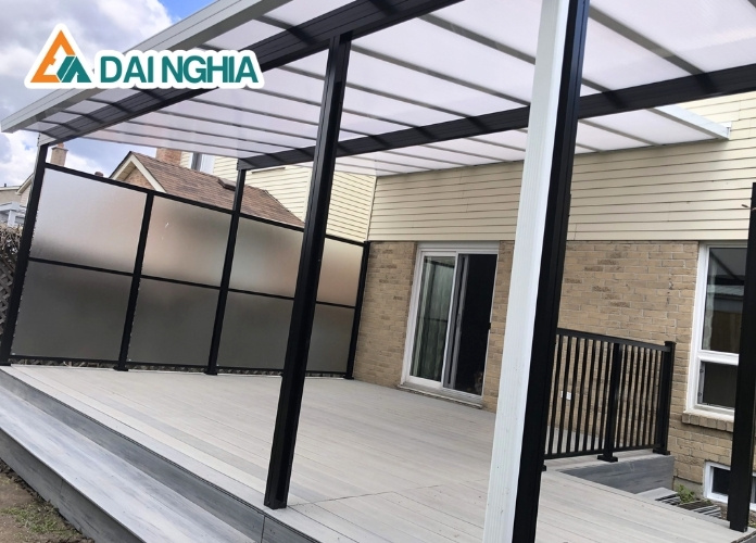 Tìm Hiểu Khả Năng Chống Va Đập Của Tấm Polycarbonate 3 Ứng dụng tấm Poly nhờ khả năng chống va đập
