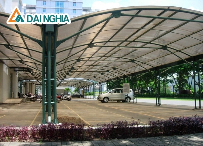 Tại Sao Nên Chọn Giải Pháp Mái Vòm Nhà Xe Tấm Polycarbonate 4 Ứng dụng thực tế của mái vòm nhà xe tấm Polycarbonate