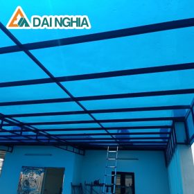 Mua tấm Poly đặc 1.9mm xanh biển chất lượng ở đâu?