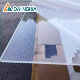 Tấm Poly đặc 2.2mm trắng trong nhập khẩu Thái Lan