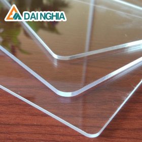 Tấm Poly đặc 2.4mm trắng trong hàng nhập khẩu