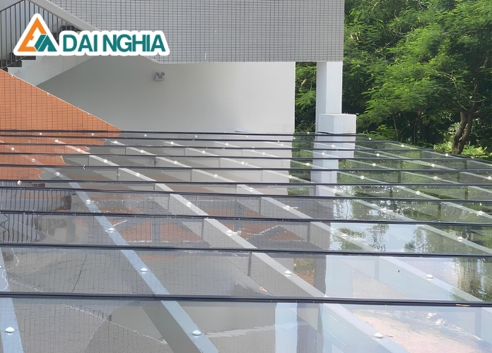 Thông số kỹ thuật tấm Poly đặc 1.9mm trắng trong