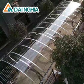 Ứng dụng thực tế của mái Poly là gì?