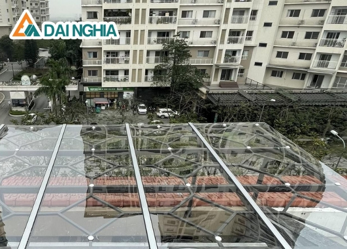 Thông số kỹ thuật tấm Poly đặc 2.4mm trắng trong