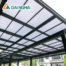 Tấm Poly đặc 2.4mm trắng sữa là gì?