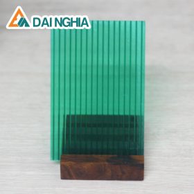 Tấm Poly rỗng 4mm xanh lá là gì?
