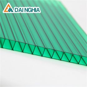 Tính năng nổi bật của tấm Poly rỗng 4mm xanh lá?