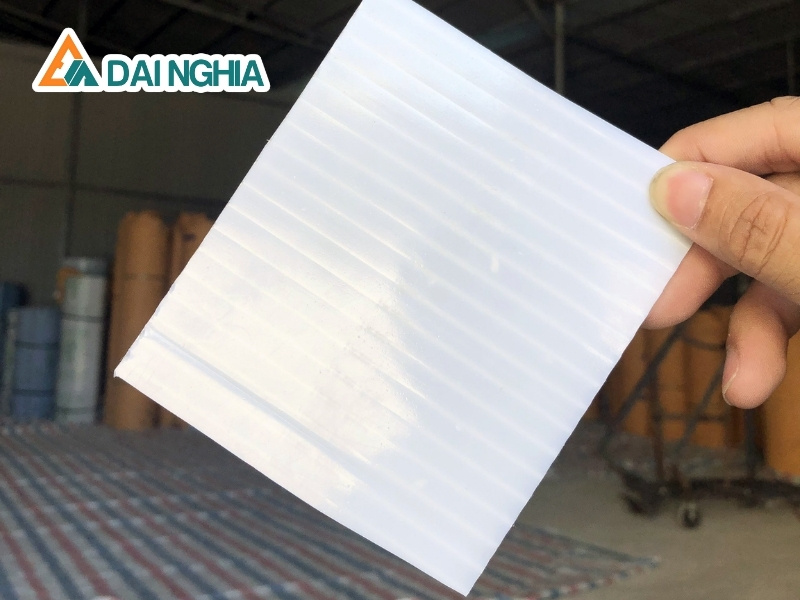 Báo giá tấm Poly rỗng 5mm trắng sữa
