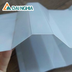 Báo giá tấm Poly sóng 0.6mm trắng sữa