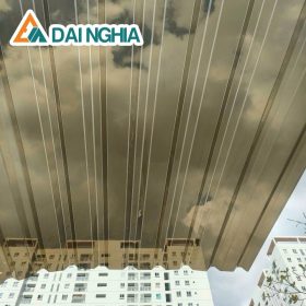 Báo giá tấm Poly sóng 0.8mm trà