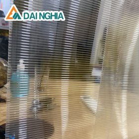 Ưu điểm nổi bật của tấm Poly rỗng 5mm trắng trong